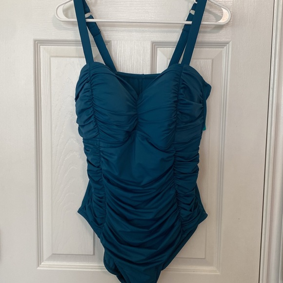 SHAPE + STYLE - Picture 7 of 9